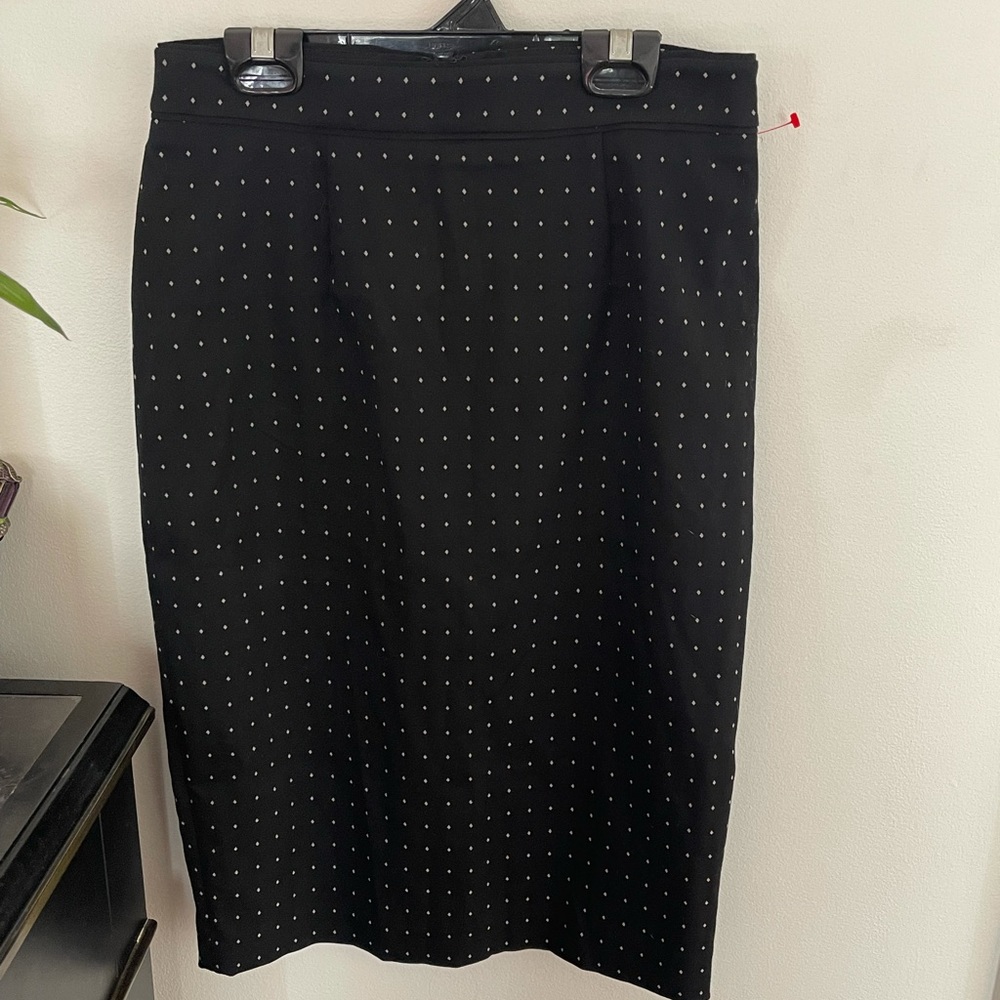 Business skirt- small polka dot